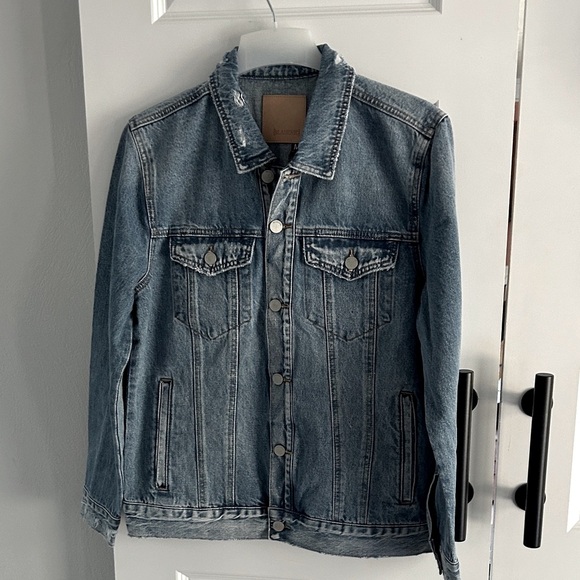 New Blank NYC distressedDenim Jacket for Men‎ size Medium